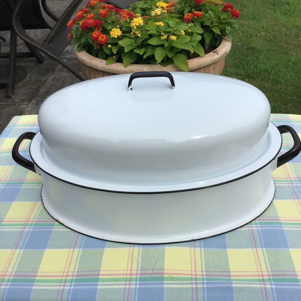 Vintage Enamel Roasting Pan & Lid Large Oval White Black Roaster EUC